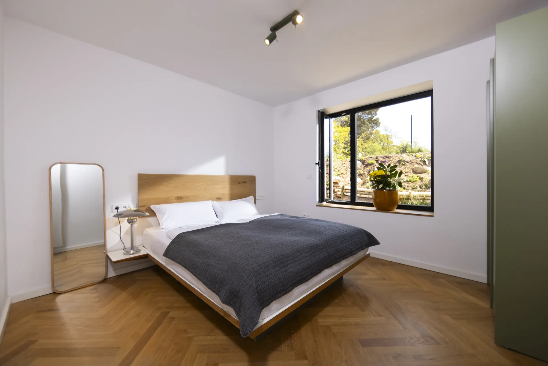 Zweites Schlafzimmer im Erdgeschoss
